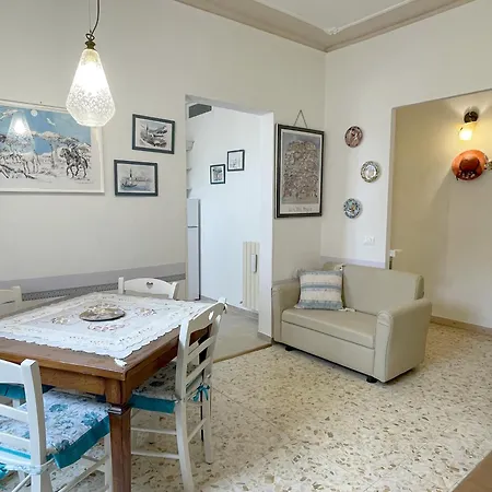 La Loggia Near Piazza Del Campo * 시에나