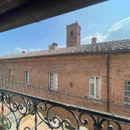 La Loggia Near Piazza Del Campo