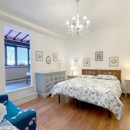 La Loggia Near Piazza Del Campo *