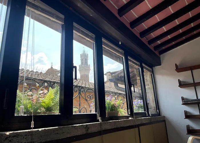 La Loggia Near Piazza Del Campo شقة سيينا