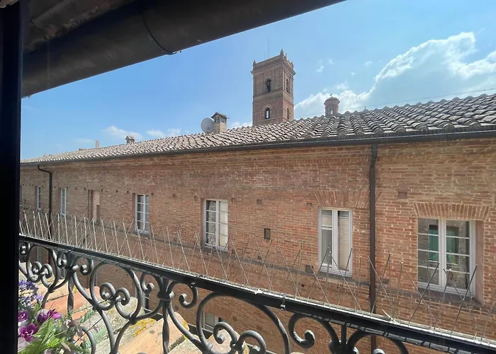 La Loggia Near Piazza Del Campo