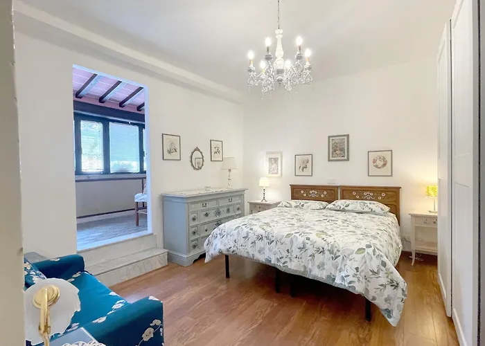 La Loggia Near Piazza Del Campo *