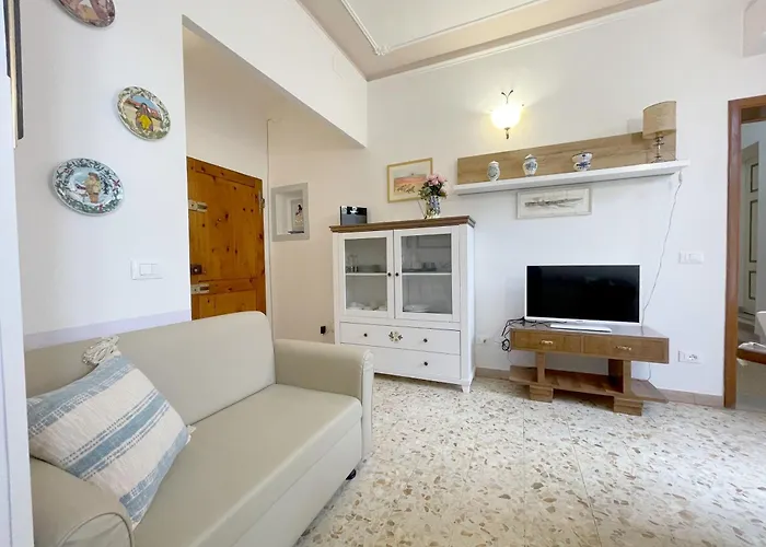 La Loggia Near Piazza Del Campo *