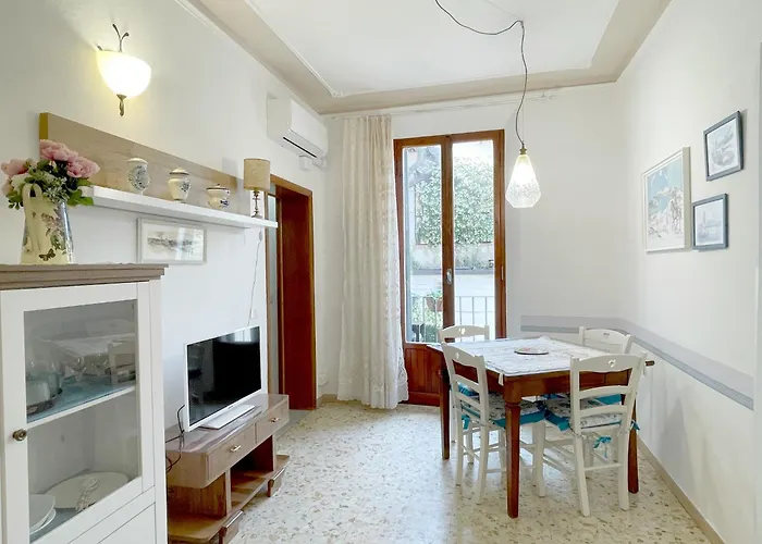 La Loggia Near Piazza Del Campo